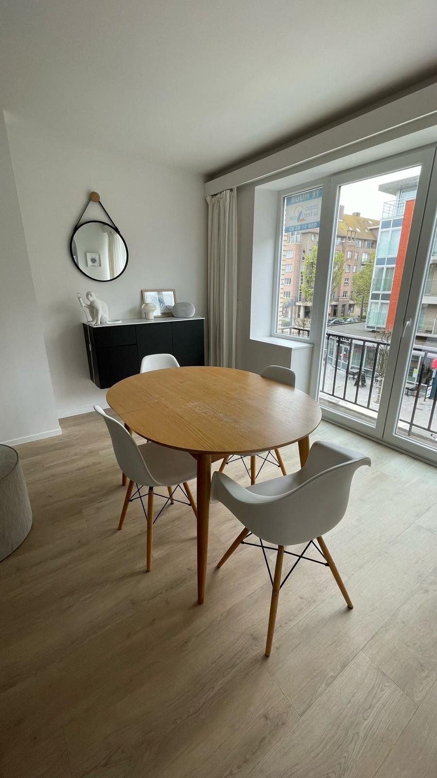 Séjour spacieux + canapé-lit